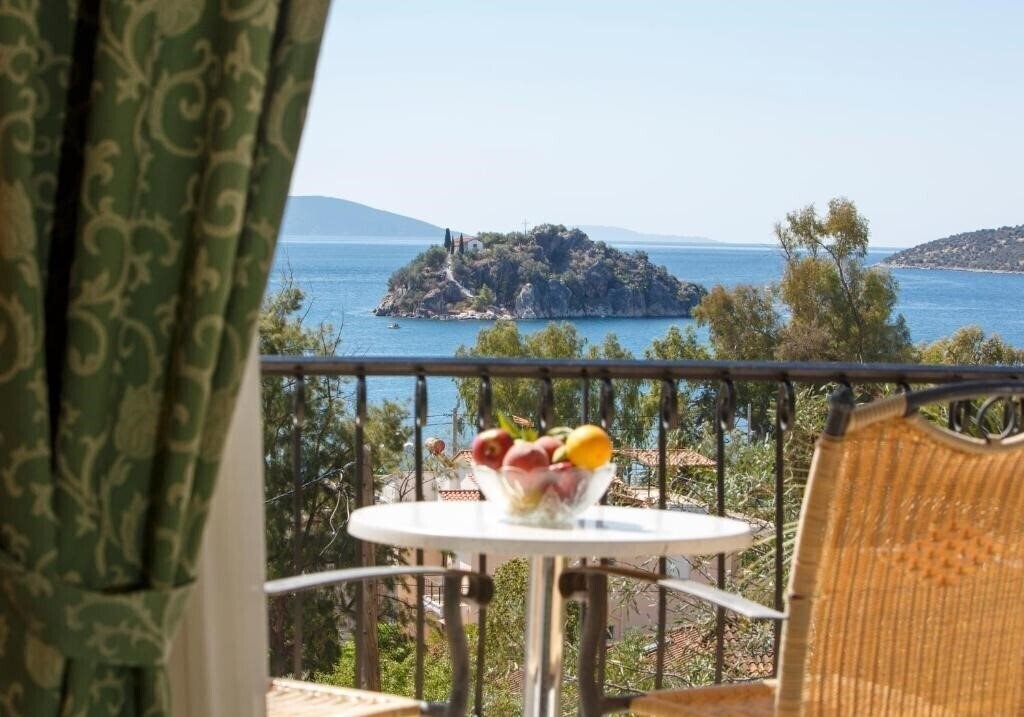 Zdjęcie Alonia Studios & Maisonettes 3*