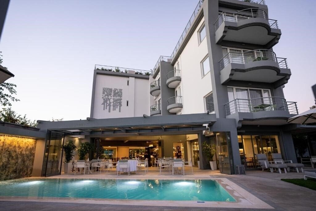 Готель Garden City Resort 5*