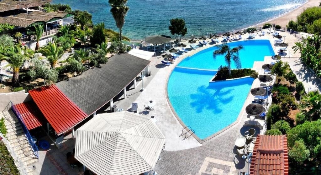 Фотографія Golden Sun Hotel Finikounda 3*