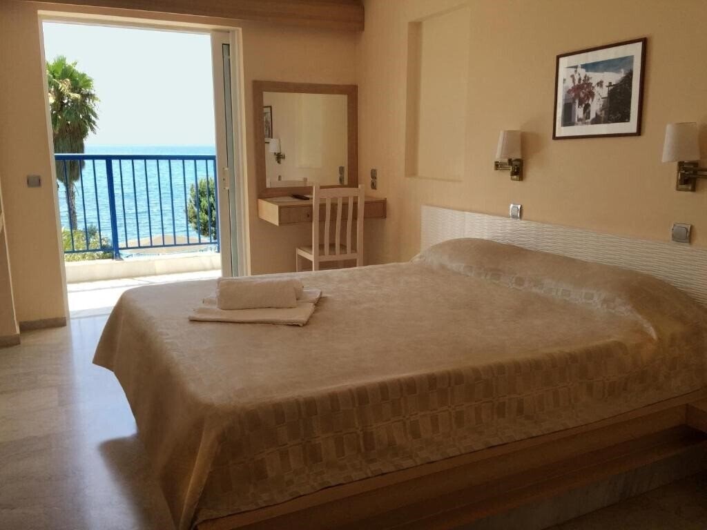 Картинка Golden Sun Hotel Finikounda 3*