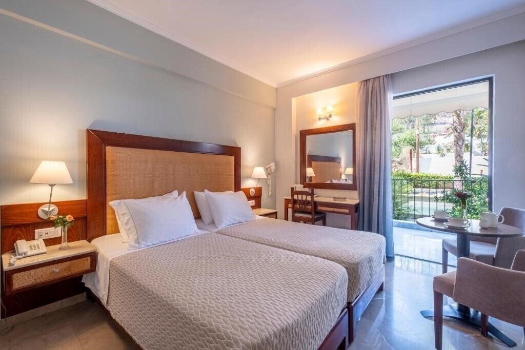 Zdjęcia John & George Hotel 3*