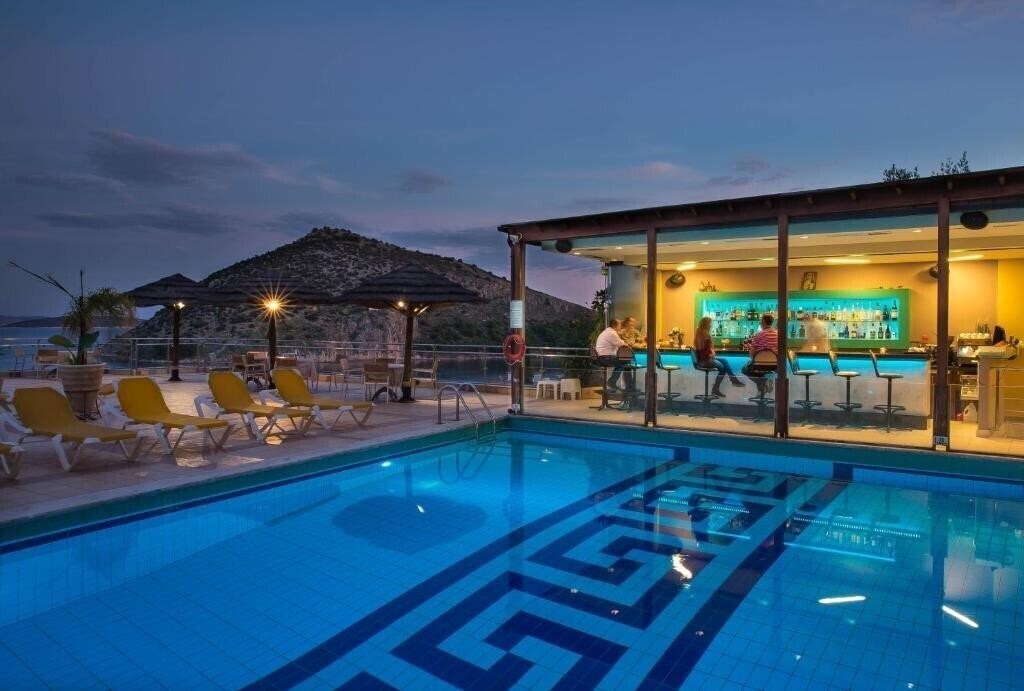 Zdjęcie John & George Hotel 3*