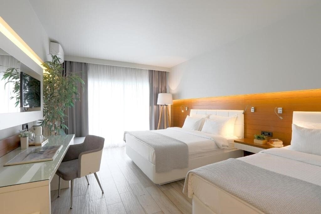 Hotel San Panteleimon 4*