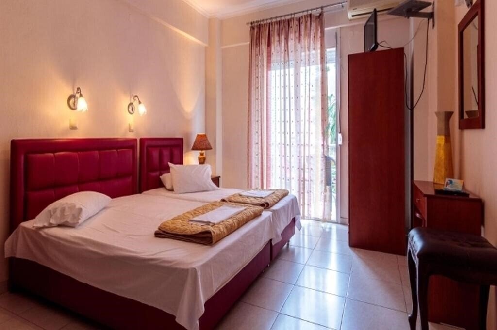 Zdjęcia Christina Hotel 2*