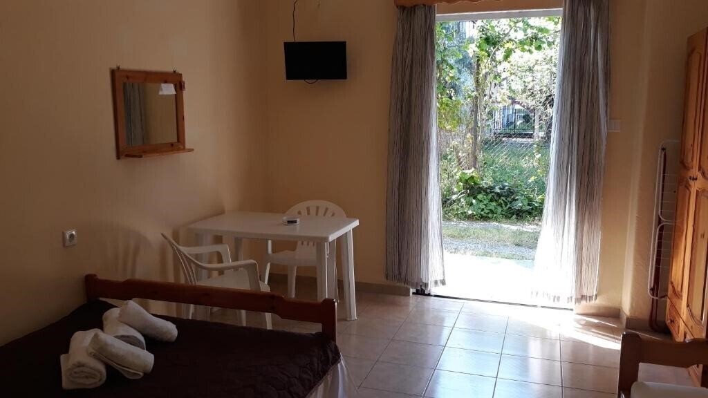 Hotel Christos Apartments 3*
