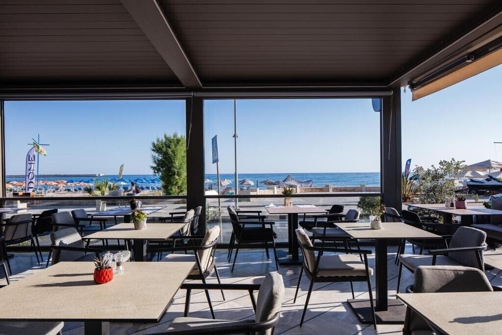 Картинка Steris Elegant Beach Hotel 3*