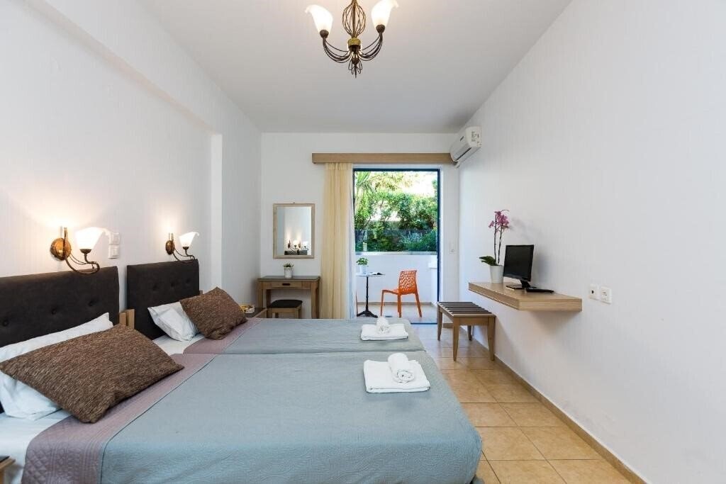 Zdjęcia Yacinthos Hotel Apartments 2*