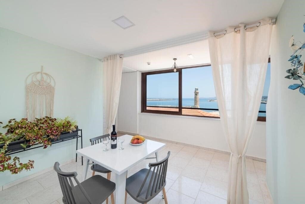 Hotel Faros Rooms & Suites 3*