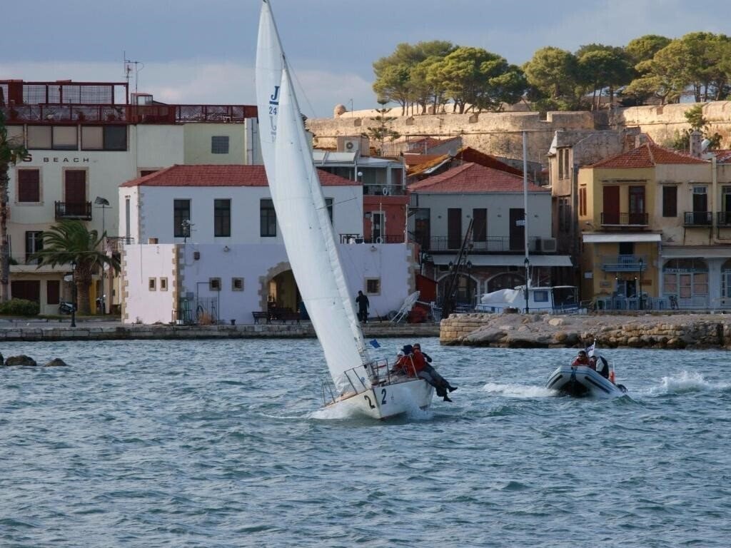 Zdjęcie Faros Rooms & Suites 3*