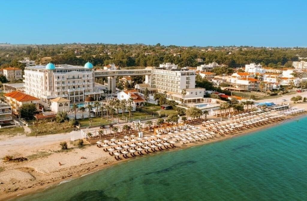 Отель Santa Beach Hotel 4*