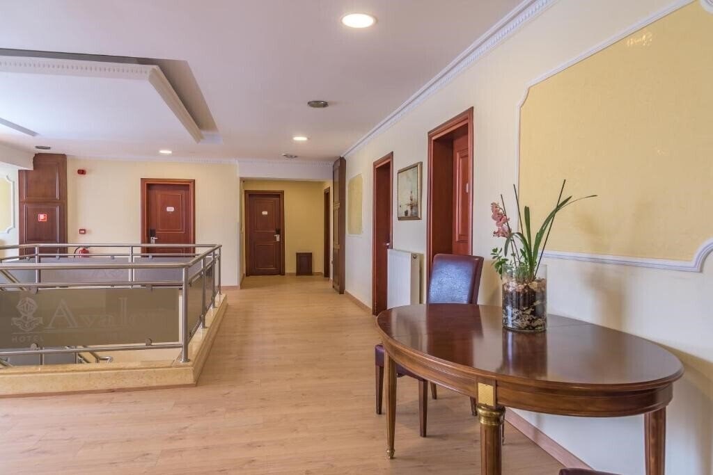 Фотографія Avalon Hotel 4*