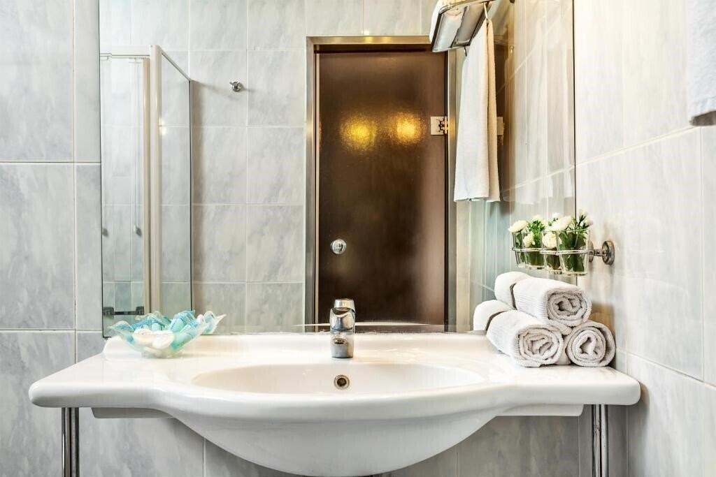 Фотографія Minerva Premier Hotel 4*