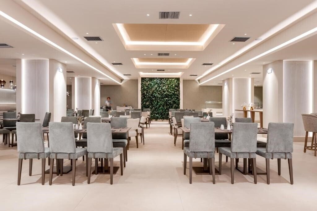 Фотографія Holiday Inn Thessaloniki 5*