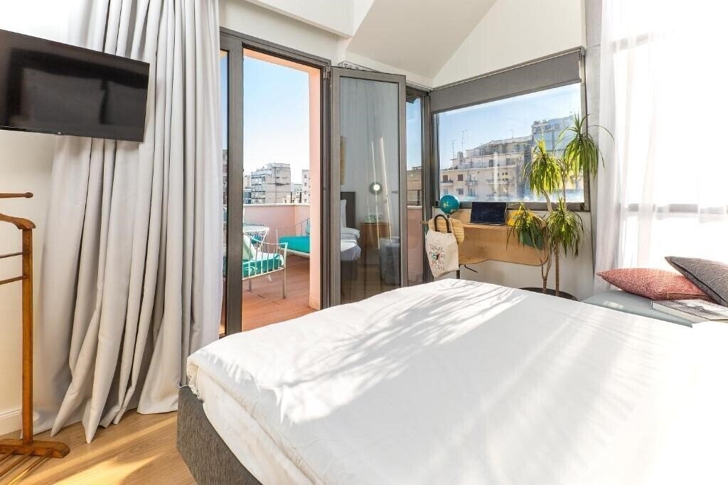 Zdjęcie The Caravan 1*