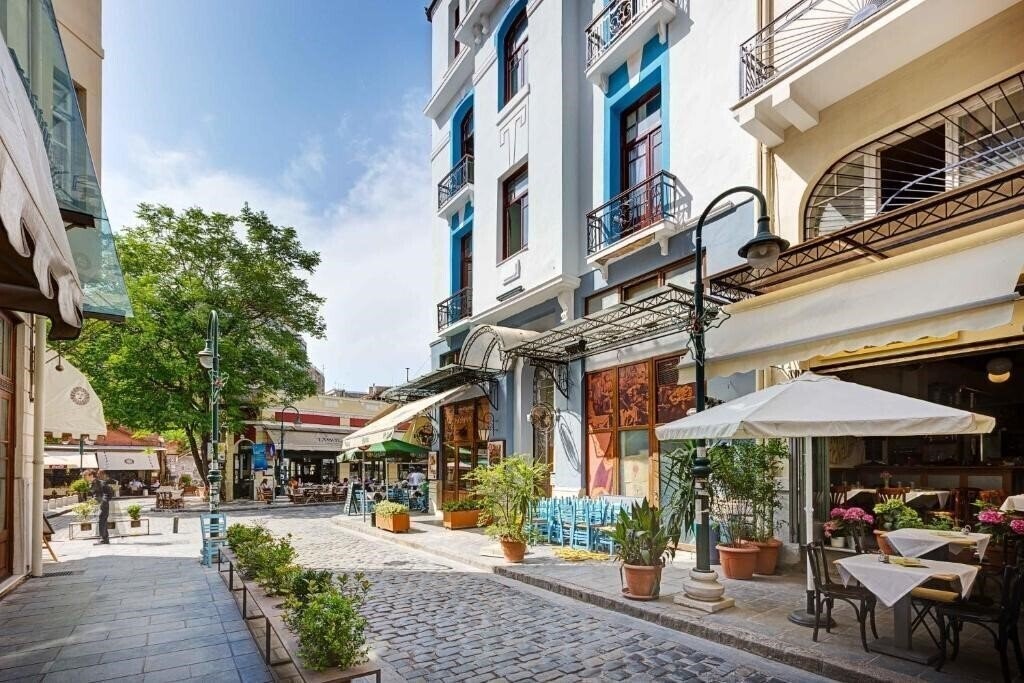 Hotel Colors Ladadika Central 3*