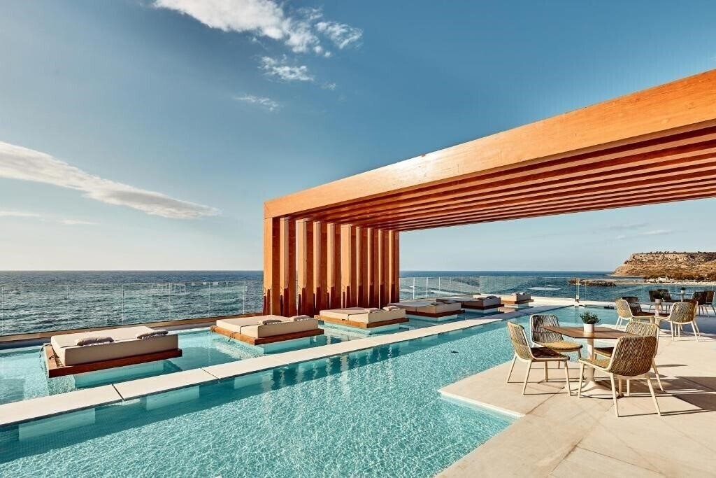 Hotel Enorme Santanna Island 5*