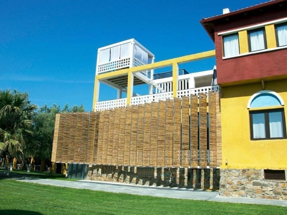 Фотографія Despotiko Apartment Hotel & Suites 3*