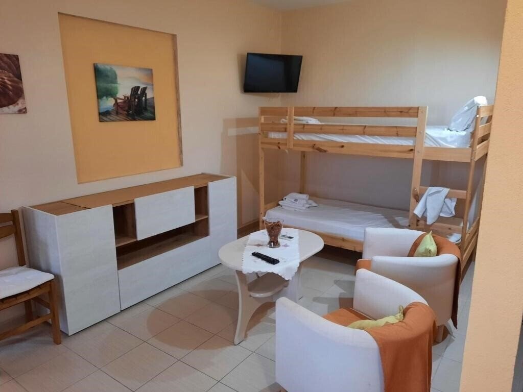 Hotel Villa Decauville 3*