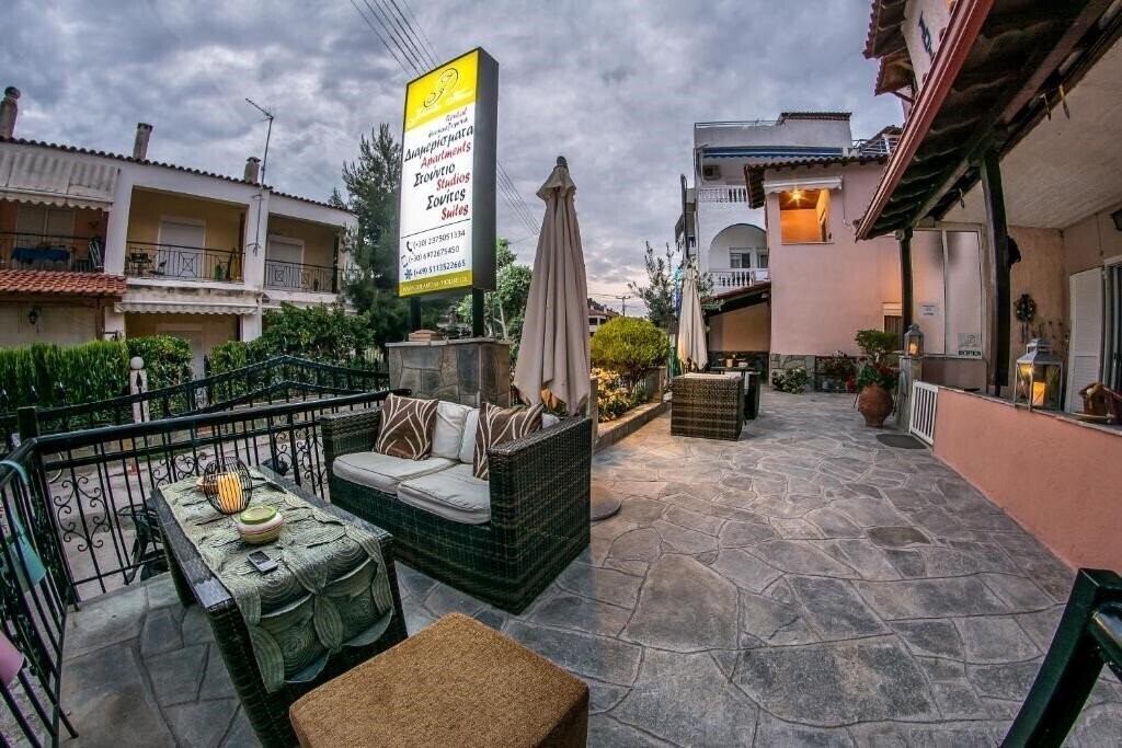 Готель Jolandas House Apartments 3*