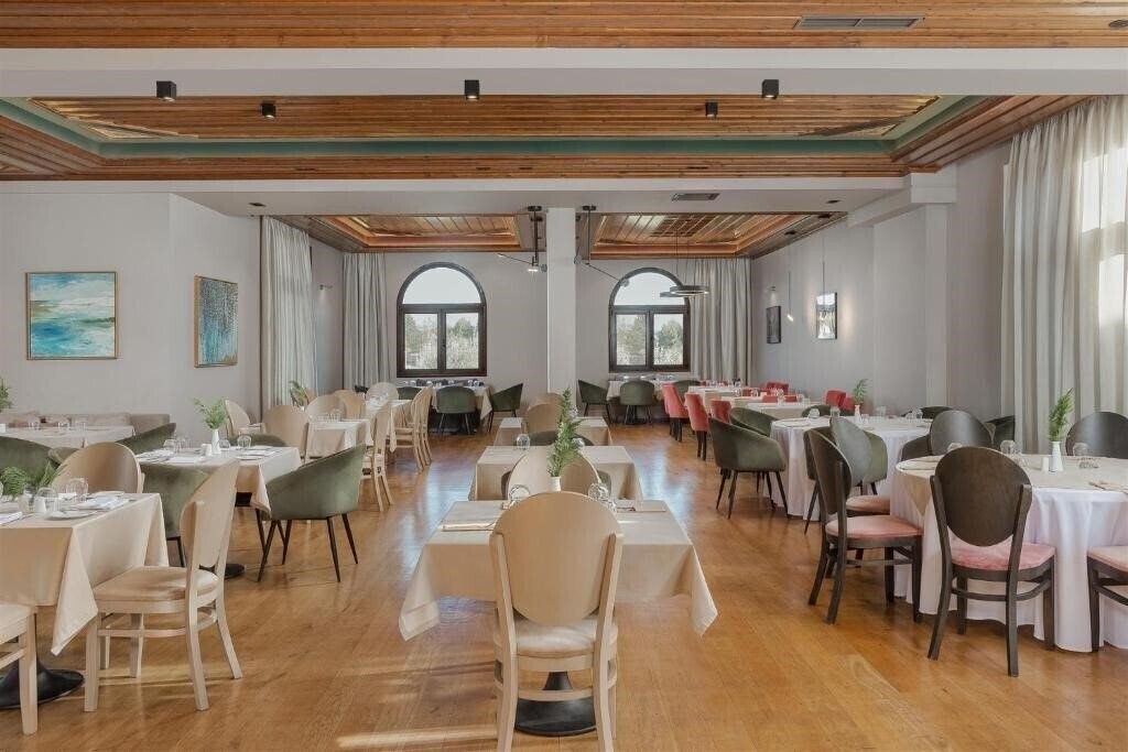 Фотографія The Lake Hotel 5*