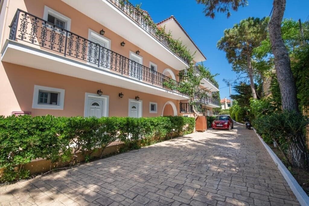 Фото Achillion Apartments & Studios 3*