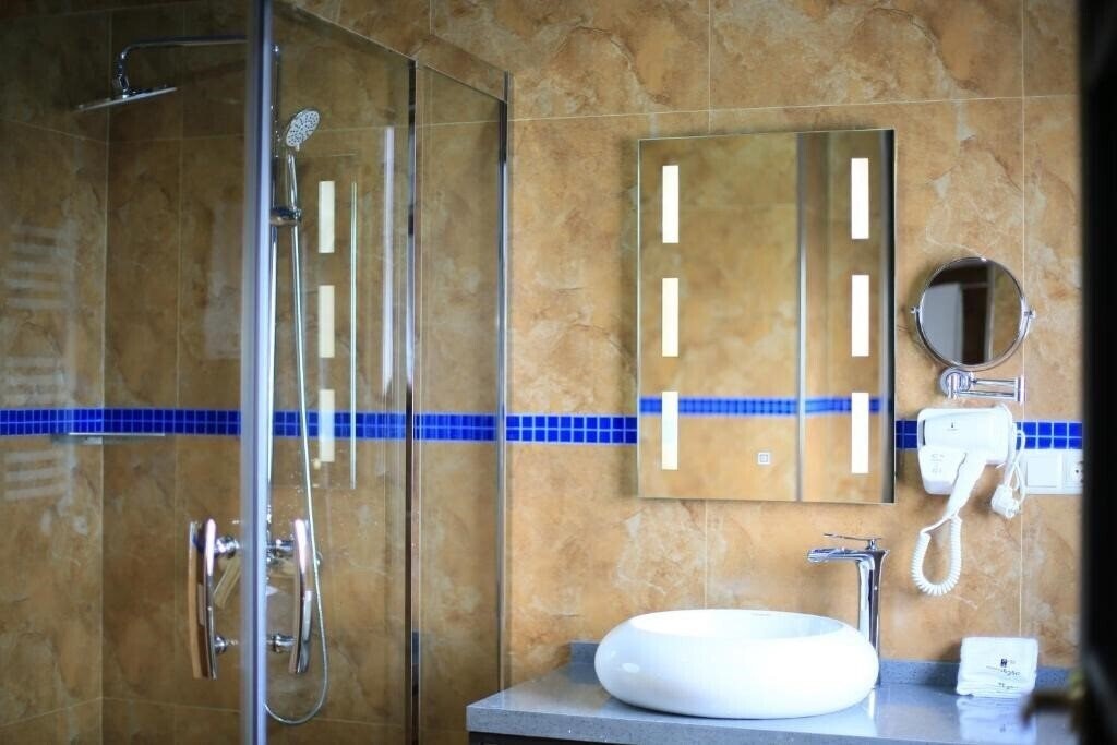 Zdjęcie Otakhebi 3*