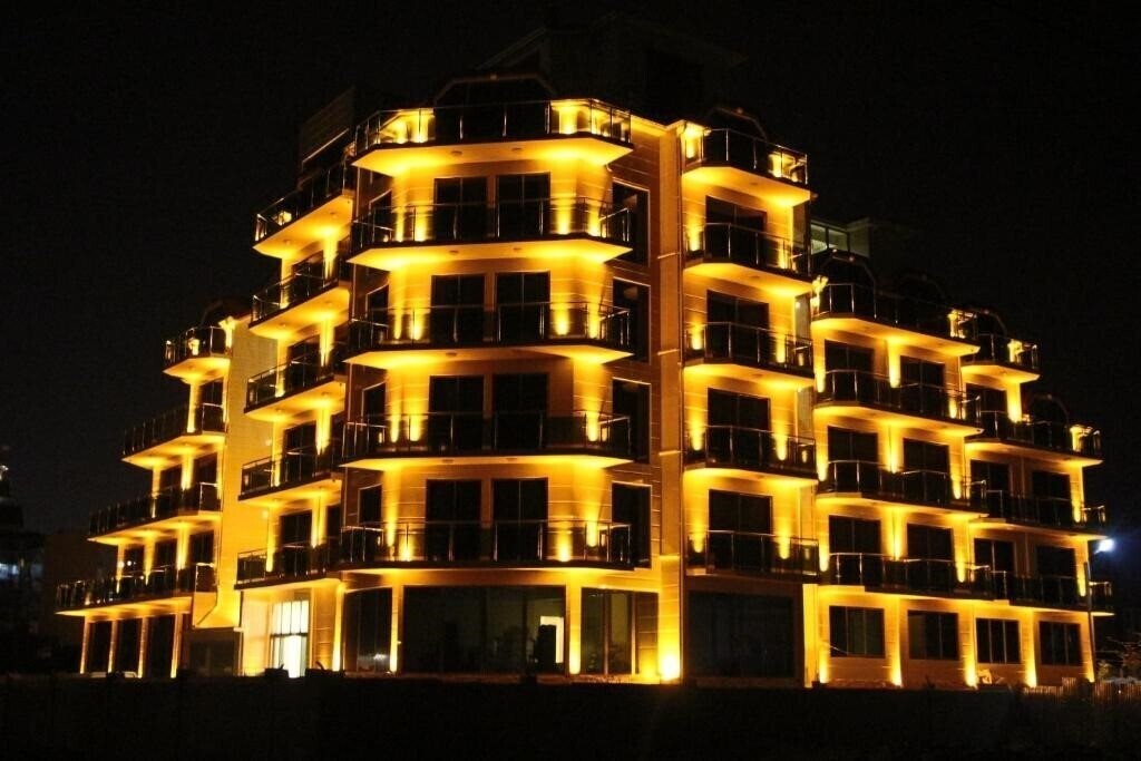 Отель Hotel Legacy 4*