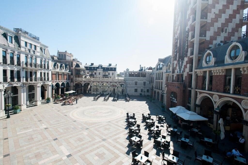 Отель Piazza Four Colors 4*