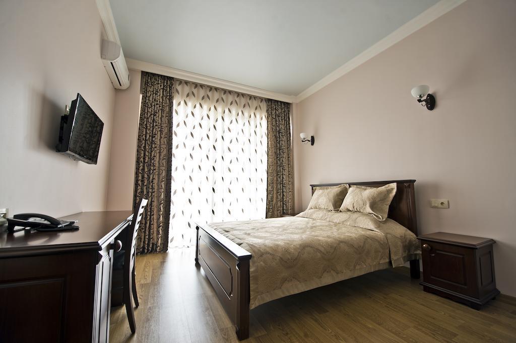 Hotel Eiffel Hotel Batumi 3*
