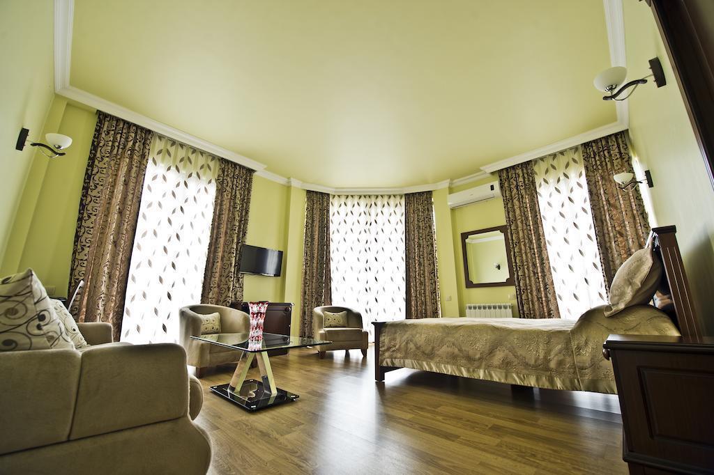 Zdjęcia Eiffel Hotel Batumi 3*
