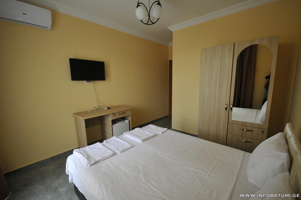 Hotel Golden House 3*