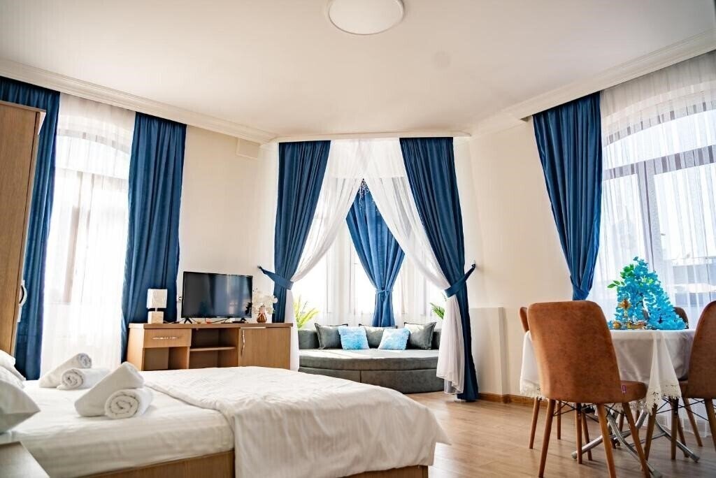 Zdjęcie Royal Hotel 3*