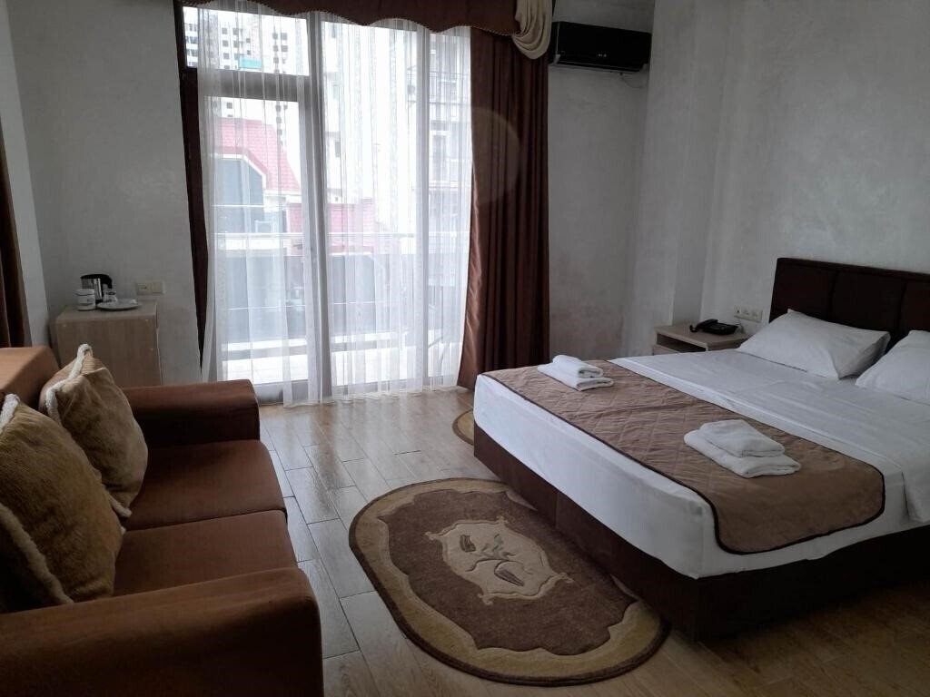 Zdjęcie Royal Hotel Batumi 3*