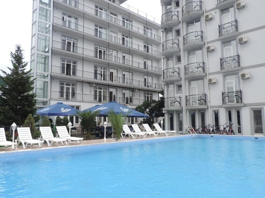 Zdjęcie Beach House Hotel Batumi... 4*