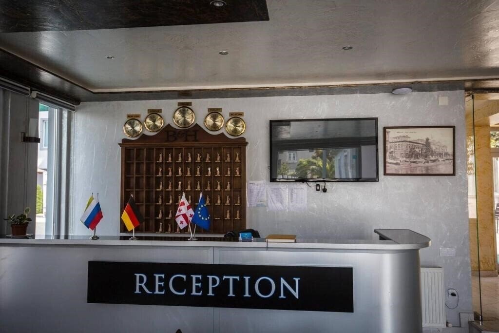 Zdjęcie Beach House Hotel Batumi... 4*