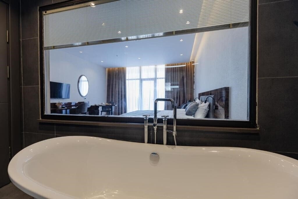 Zdjęcie Hotel Monarch 4*