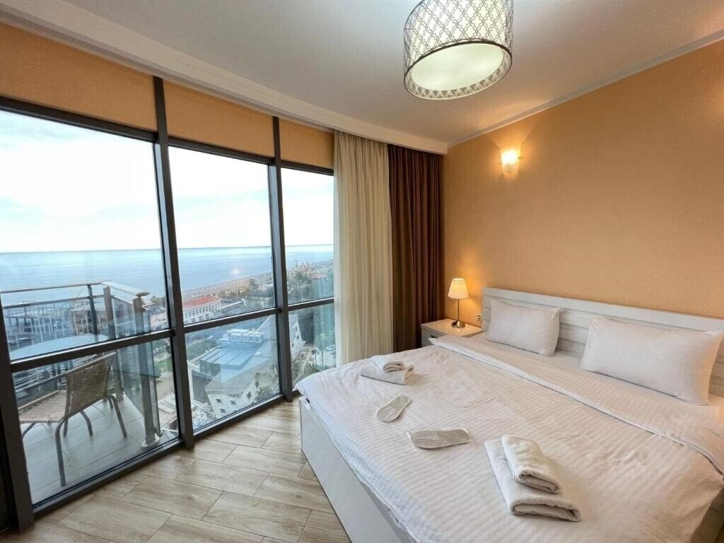 Hotel Holiday Lux. Apartment апартаменты
