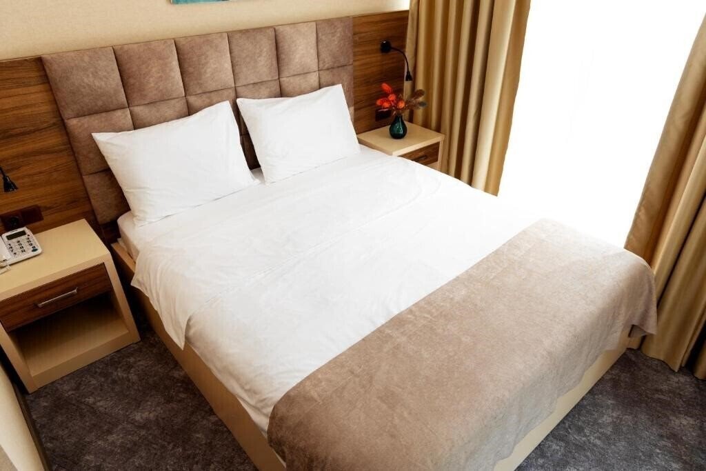 Готель Aniko 3*