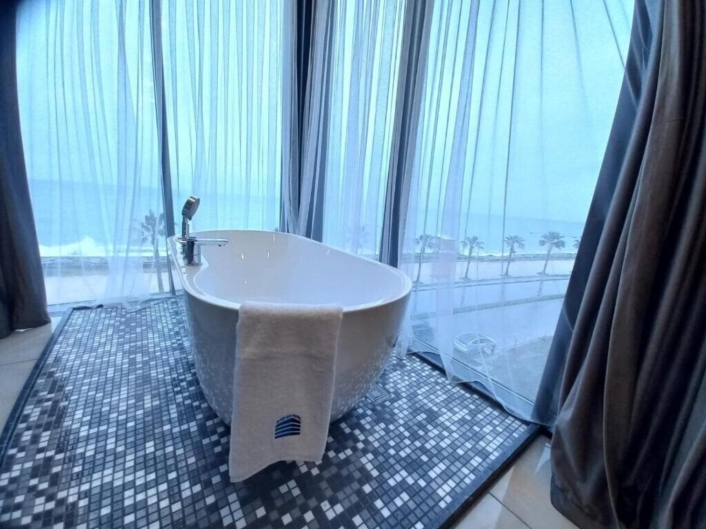 Фотография Hotel Black Sea 4*