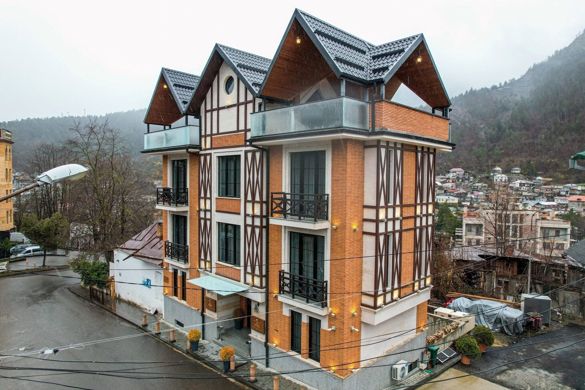 Готель 1 Hotel Borjomi (ex. Milano Palace) 4*