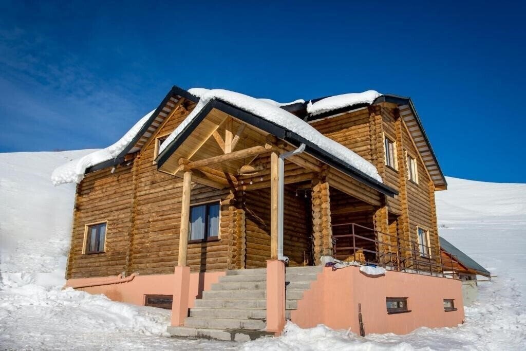 Hotel Snow Time Eco Chalet 2*