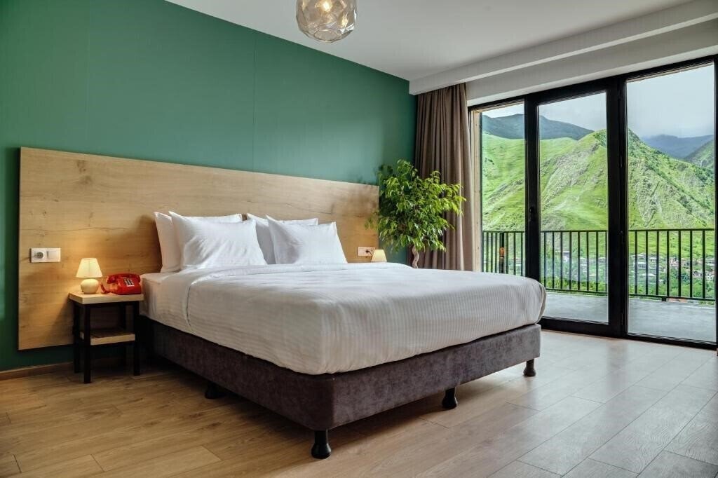 Obraz Intourist Kazbegi 4*