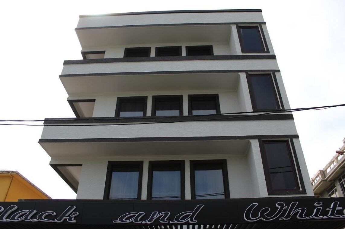 Hotel Hotel Black & White Kobuleti 3*