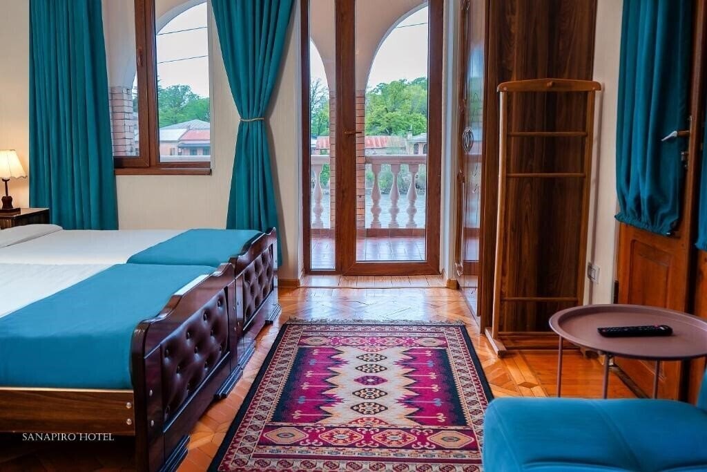 Zdjęcia Sanapiro Hotel Kutaisi 3*