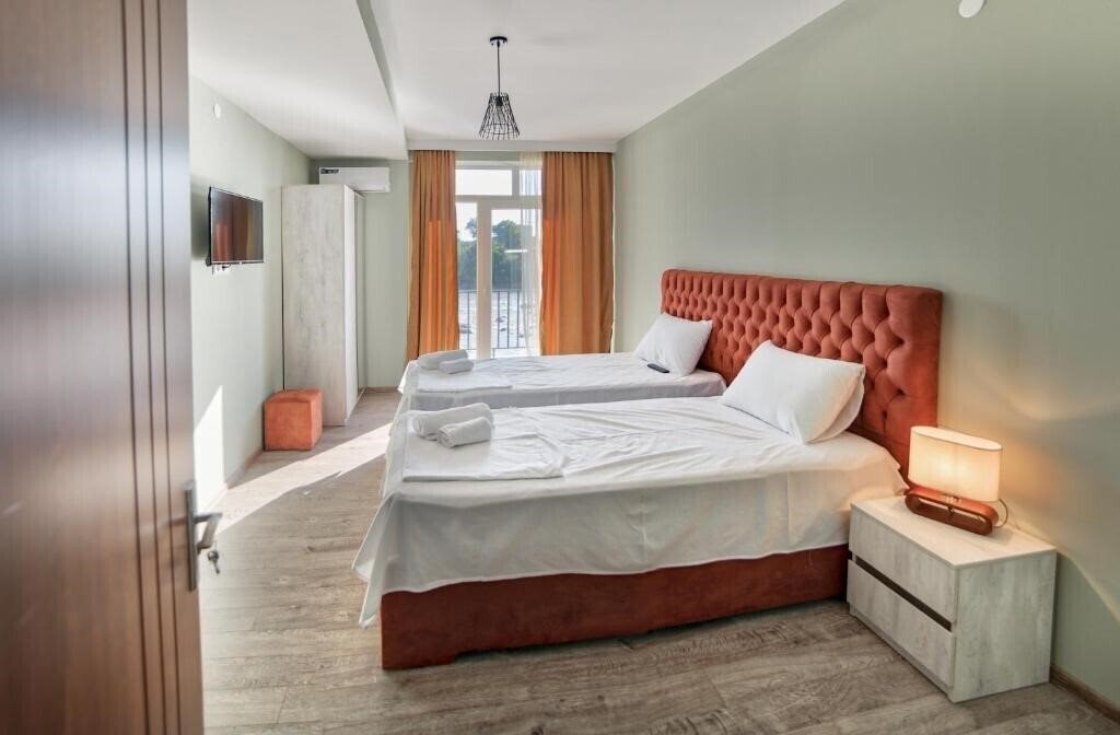 Hotel Four Seasons Riverside 4*