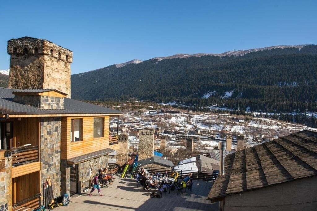 Фотографія Hotel Old House Mestia 3*