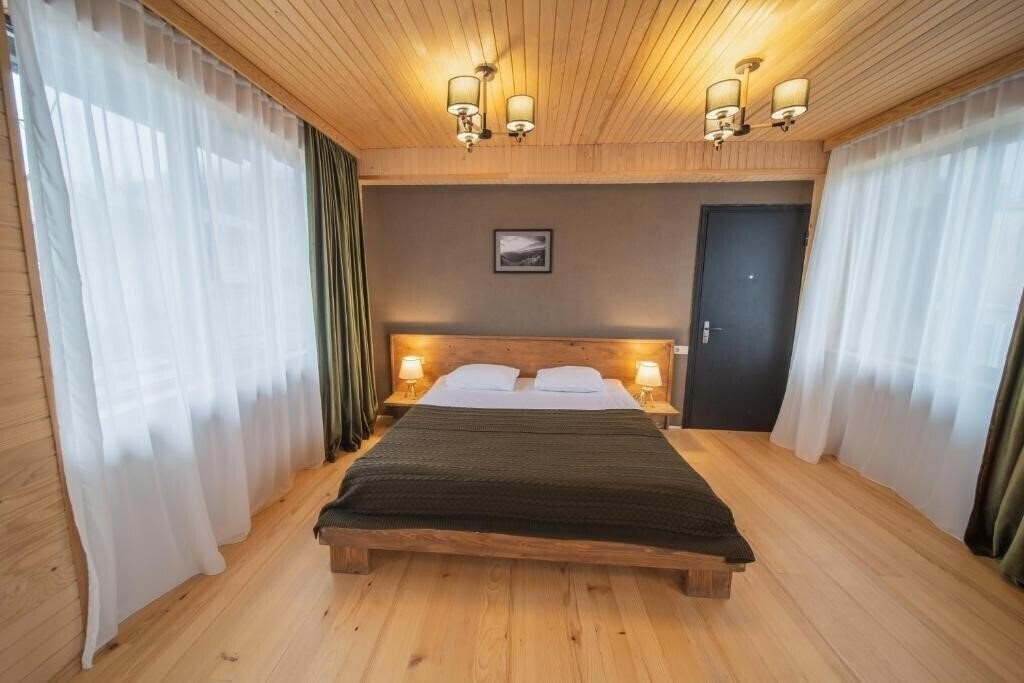 Зображення Hotel Old House Mestia 3*