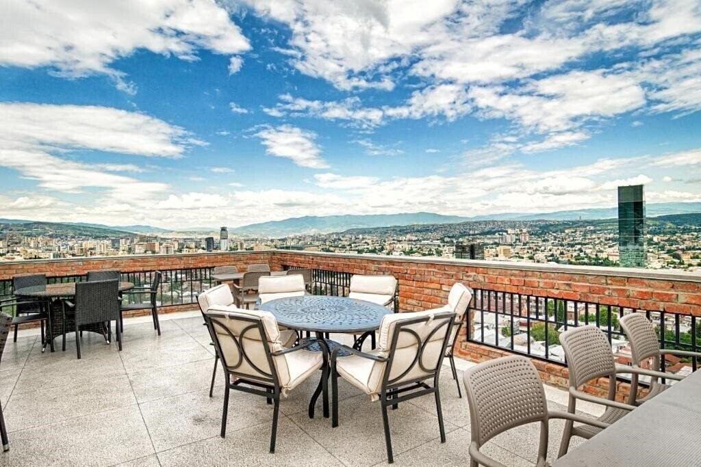 Отель The Terrace Boutique 4*