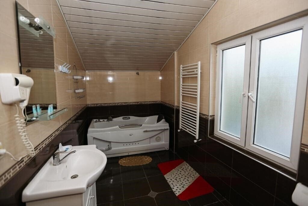 Zdjęcie Hotel Isaka 1*