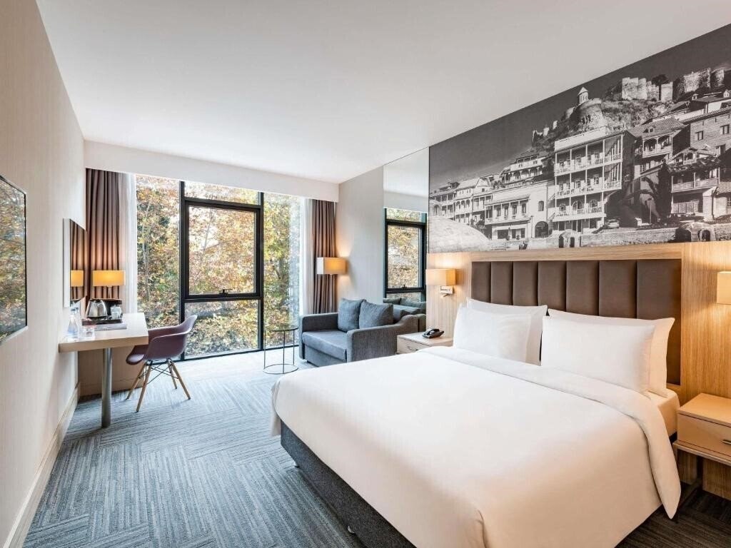 Zdjęcie Ramada Encore Tbilisi 4*